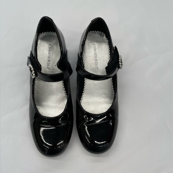 Christie & Jill Little & Big Girls Heart Round Toe Mary Jane Shoes Black, Size 3 - Picture 2 of 8